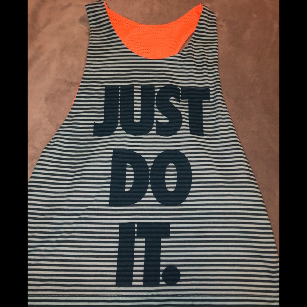 Nike women’s just do it reversible Jersey tank